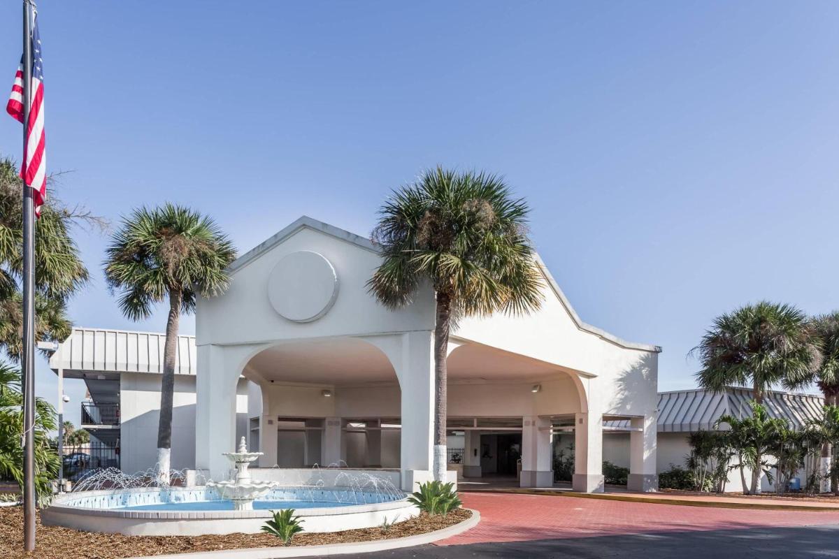 Days Inn by Wyndham St. Petersburg / Tampa Bay Area - main image