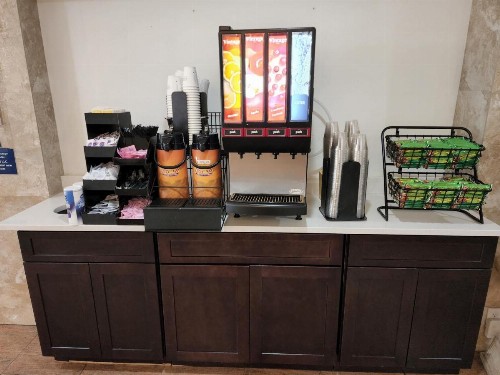 Days Inn by Wyndham St. Petersburg / Tampa Bay Area - image 11