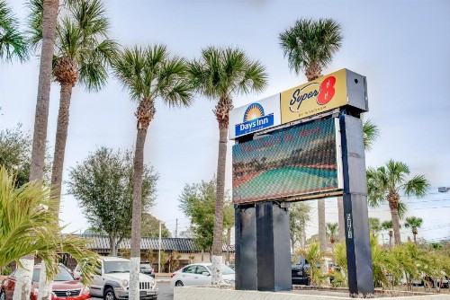 Days Inn by Wyndham St. Petersburg / Tampa Bay Area - image 7