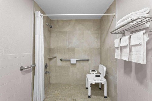 Days Inn by Wyndham St. Petersburg Central - image 13