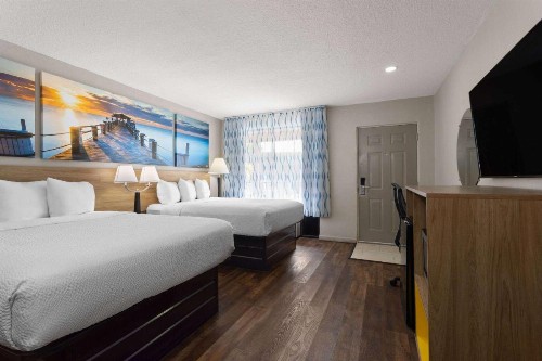 Days Inn by Wyndham St. Petersburg Central - image 17