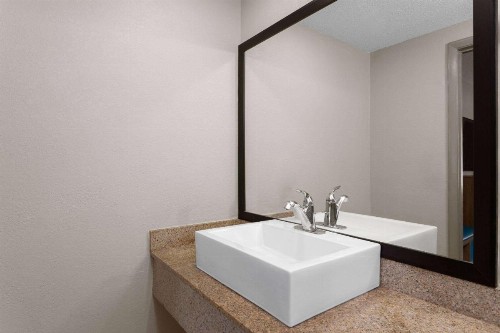Days Inn by Wyndham St. Petersburg Central - image 24