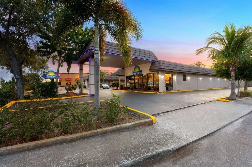 Days Inn by Wyndham St. Petersburg Central - image 7