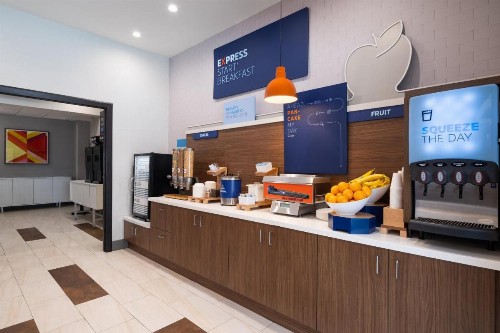 Holiday Inn Express St. Petersburg North / I-275 an IHG Hotel - image 28