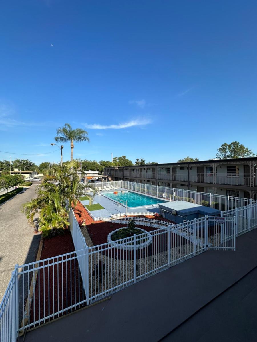 Budget Inn - St. Petersburg - main image