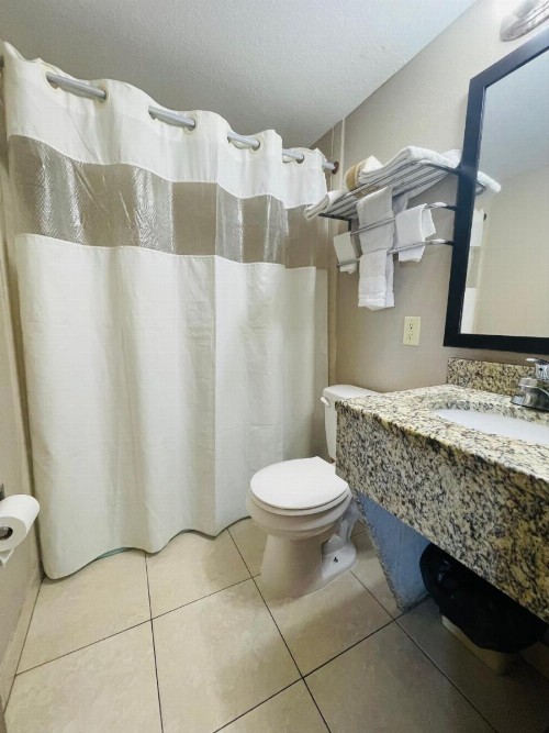 Budget Inn - St. Petersburg - image 4