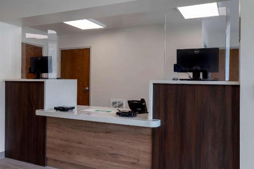 Quality Inn Saint Petersburg North-Tampa Bay - image 10