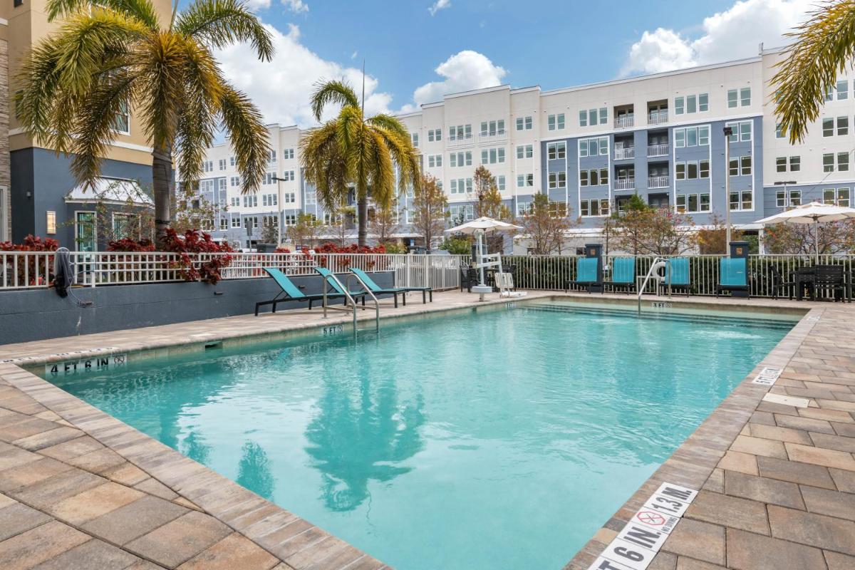 Staybridge Suites St. Petersburg FL an IHG Hotel - image 2