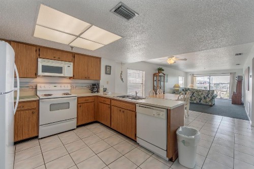 204 Beach Place Condos - image 35