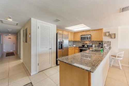 209 Beach Place Condos - image 22