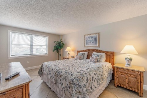305 Beach Place Condos - image 17