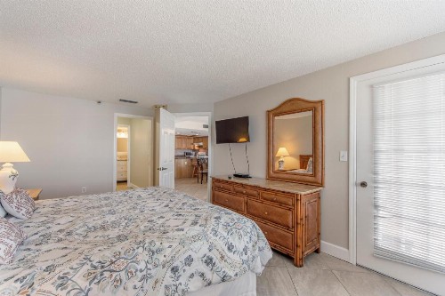 305 Beach Place Condos - image 31