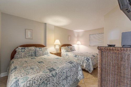 305 Beach Place Condos - image 35