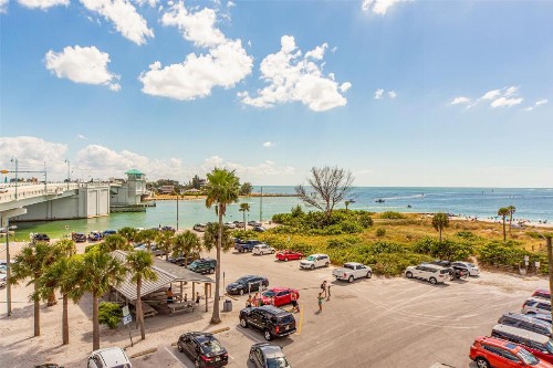 305 Beach Place Condos - image 37