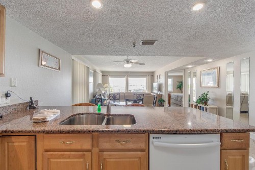 305 Beach Place Condos - image 5