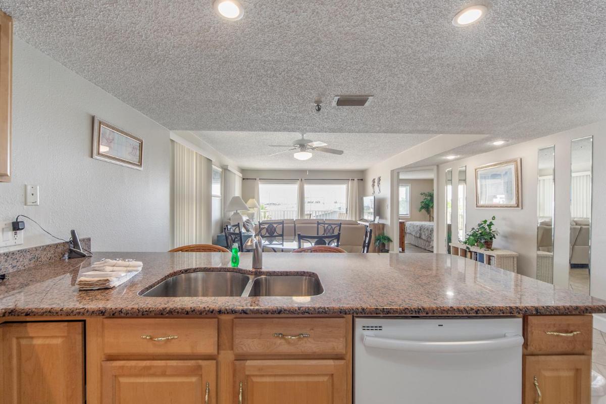 305 Beach Place Condos - image 5