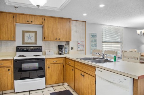 504 Beach Place Condos - image 28