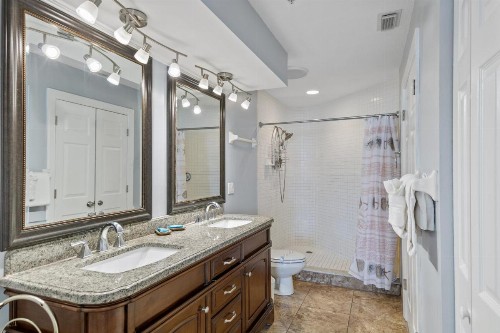 303 Crimson Condos - image 41