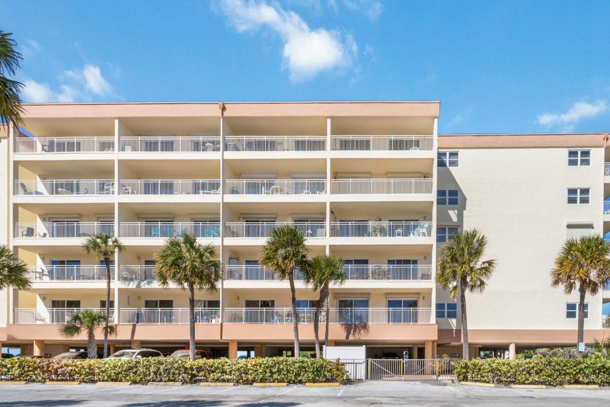 213 Madeira Norte Condo - image 3