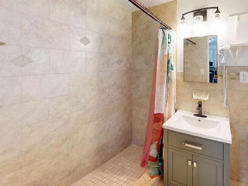 227 Surf Song Resort - image 28