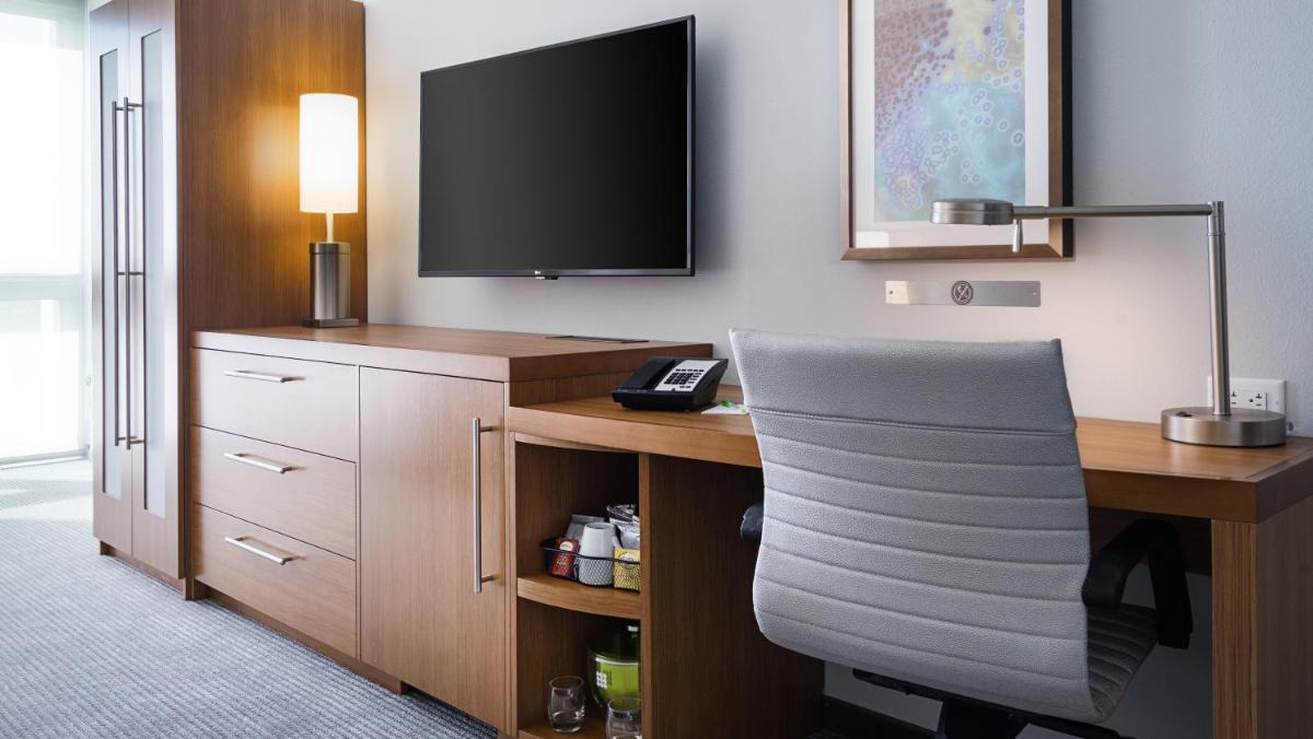 Hyatt Place St. Petersburg/Downtown - image 2