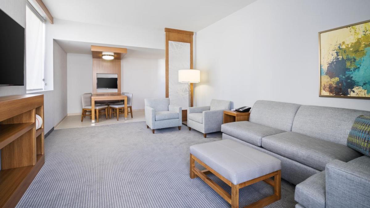 Hyatt Place St. Petersburg/Downtown - image 7