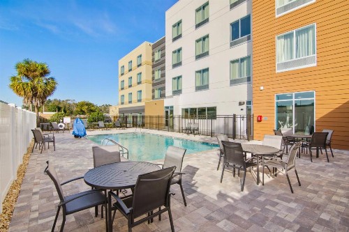 Fairfield Inn & Suites by Marriott St Petersburg North - image 21