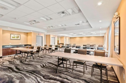 Fairfield Inn & Suites by Marriott St Petersburg North - image 29