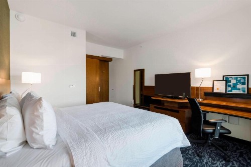 Fairfield Inn & Suites by Marriott St Petersburg North - image 32