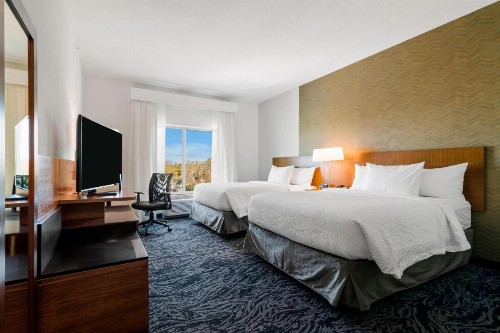 Fairfield Inn & Suites by Marriott St Petersburg North - image 35