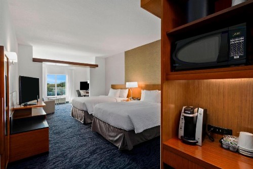 Fairfield Inn & Suites by Marriott St Petersburg North - image 38