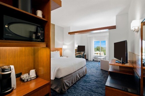Fairfield Inn & Suites by Marriott St Petersburg North - image 39