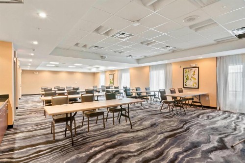 Fairfield Inn & Suites by Marriott St Petersburg North - image 9