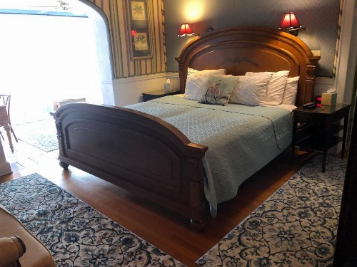 Sea Breeze Manor Inn - image 2