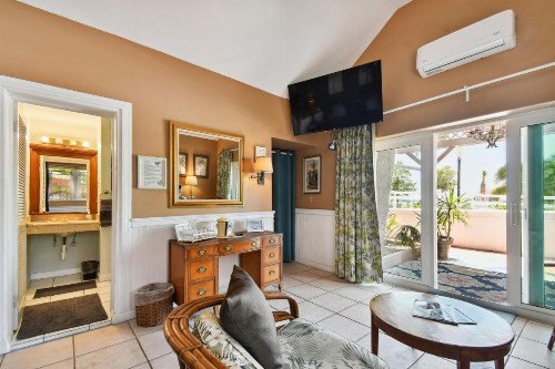 Sea Breeze Manor Inn - image 25