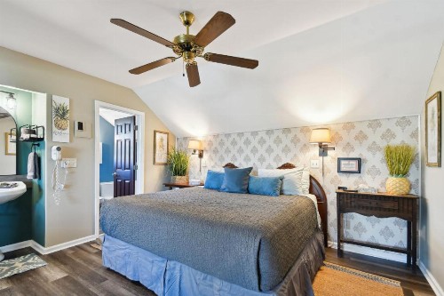 Sea Breeze Manor Inn - image 29