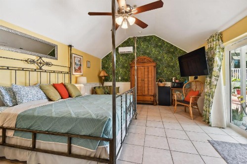 Sea Breeze Manor Inn - image 35