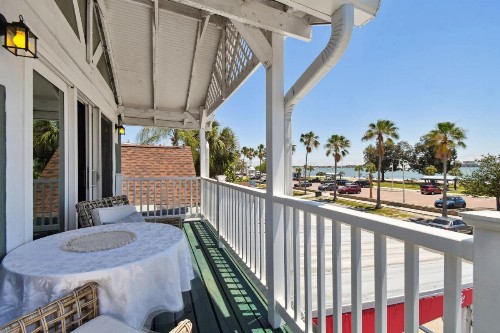 Sea Breeze Manor Inn - image 37