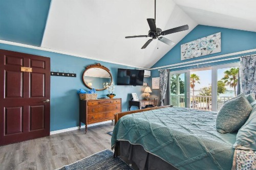 Sea Breeze Manor Inn - image 41