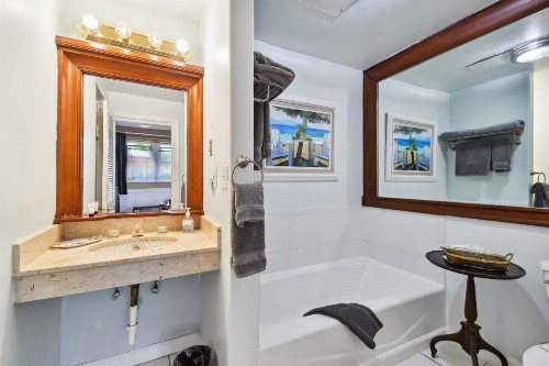 Sea Breeze Manor Inn - image 44