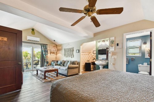 Sea Breeze Manor Inn - image 48