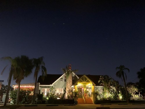 Sea Breeze Manor Inn - image 7