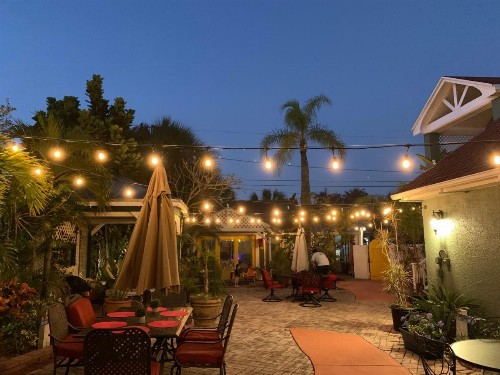 Sea Breeze Manor Inn - image 8