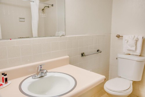 Super 8 by Wyndham St. Petersburg - image 13