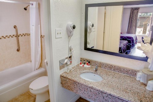 Super 8 by Wyndham St. Petersburg - image 17