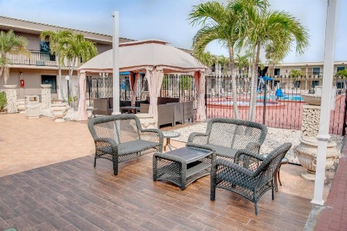 Super 8 by Wyndham St. Petersburg - image 19