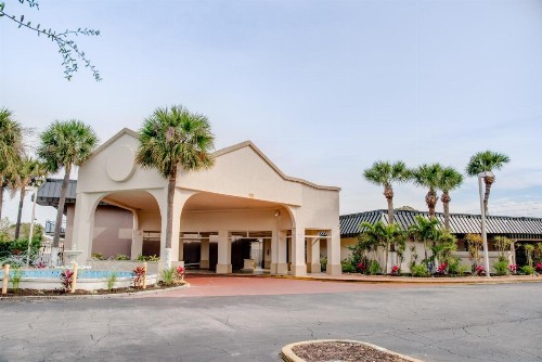 Super 8 by Wyndham St. Petersburg - image 32