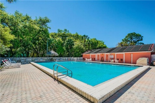 Four Bedroom Family Accommodation - Private Beach - image 16