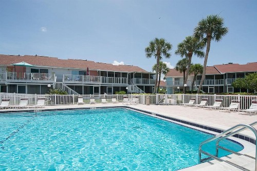 Four Bedroom Family Accommodation - Private Beach - image 31