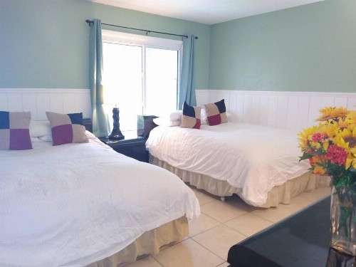 Four Bedroom Family Accommodation - Private Beach - image 43